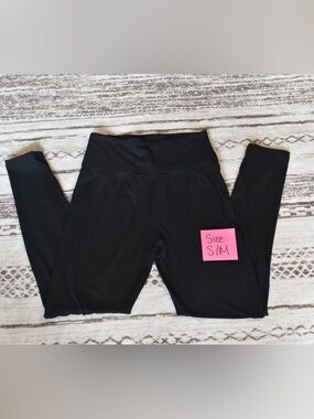 Black High-Rise Women's Leggings - Sleek Everyday Stretch